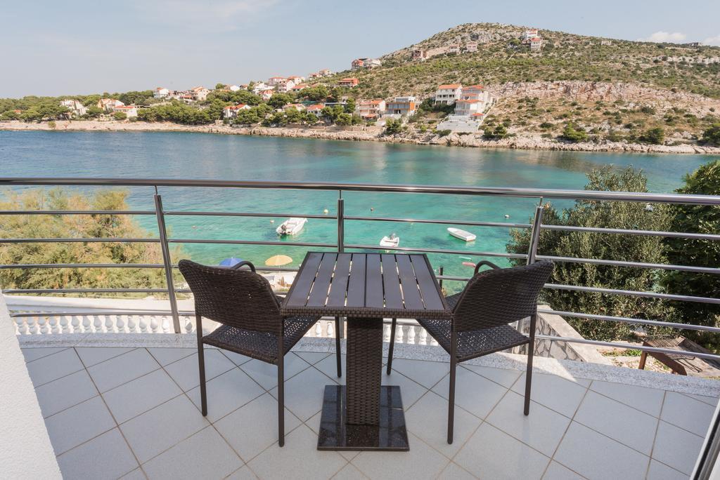 Apartment Dragan Grubisic Primošten المظهر الخارجي الصورة