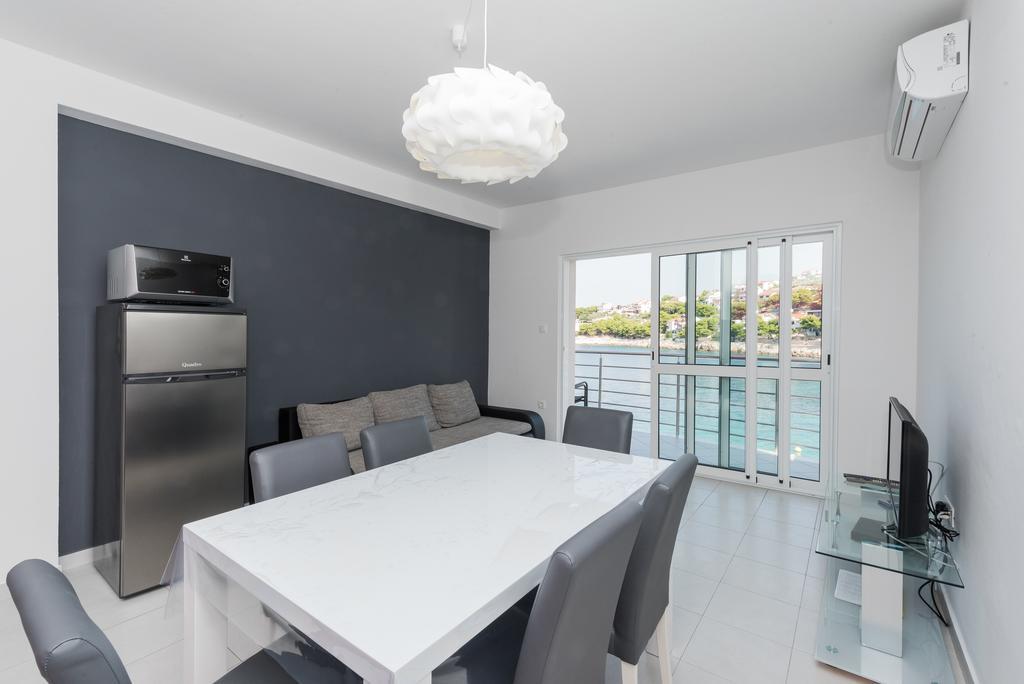 Apartment Dragan Grubisic Primošten المظهر الخارجي الصورة