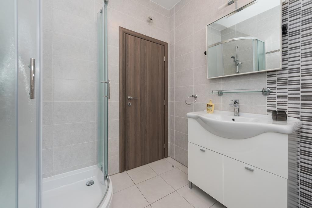 Apartment Dragan Grubisic Primošten المظهر الخارجي الصورة